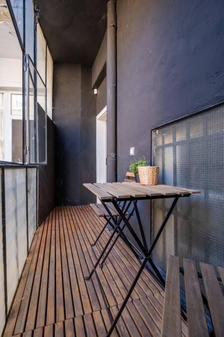 Stunning Luxury 3 Bedroom Apt In The Heart Of Town 소피아 외부 사진