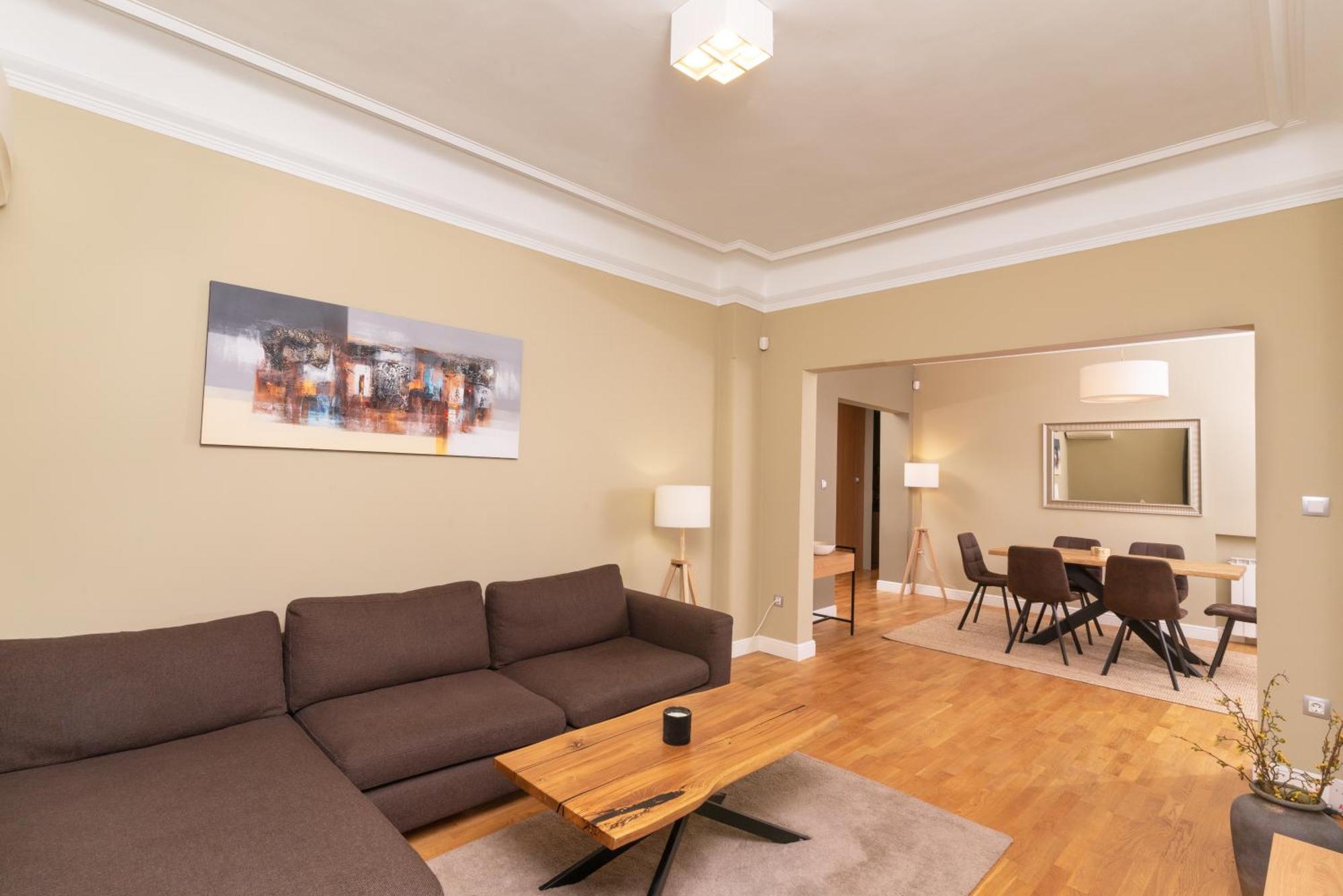 Stunning Luxury 3 Bedroom Apt In The Heart Of Town 소피아 외부 사진