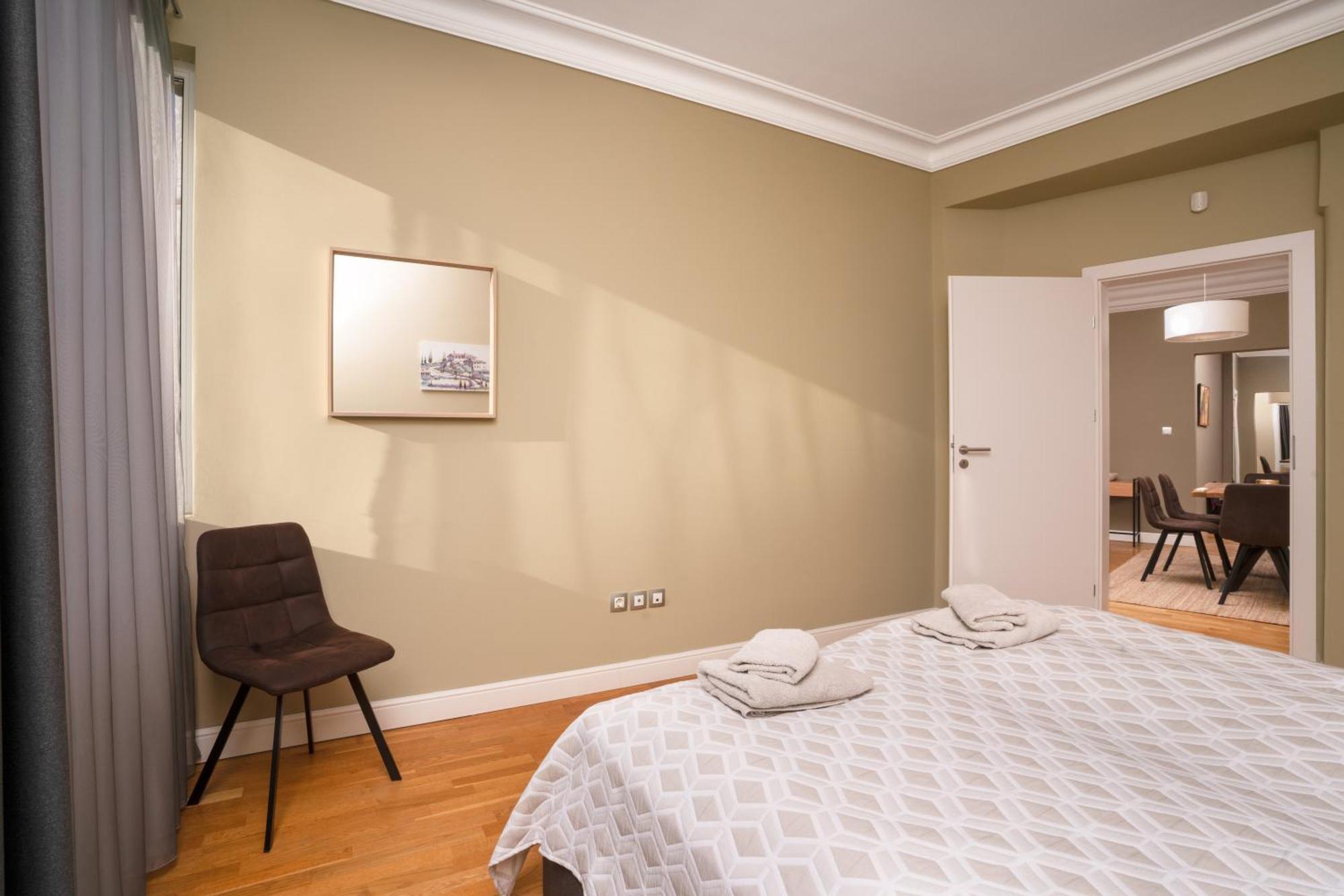 Stunning Luxury 3 Bedroom Apt In The Heart Of Town 소피아 외부 사진