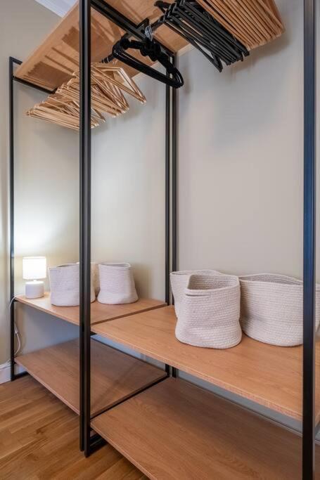 Stunning Luxury 3 Bedroom Apt In The Heart Of Town 소피아 외부 사진